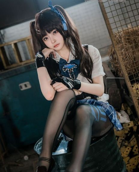 女机械人