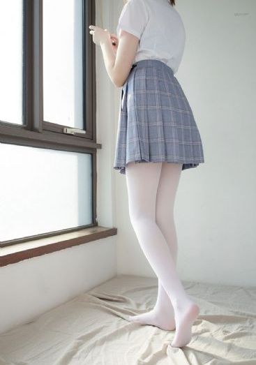 年轻的保母