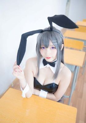 年轻漂亮的女教师2